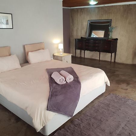 Ferienwohnung The Farm Hartbeespoort Zimmer foto